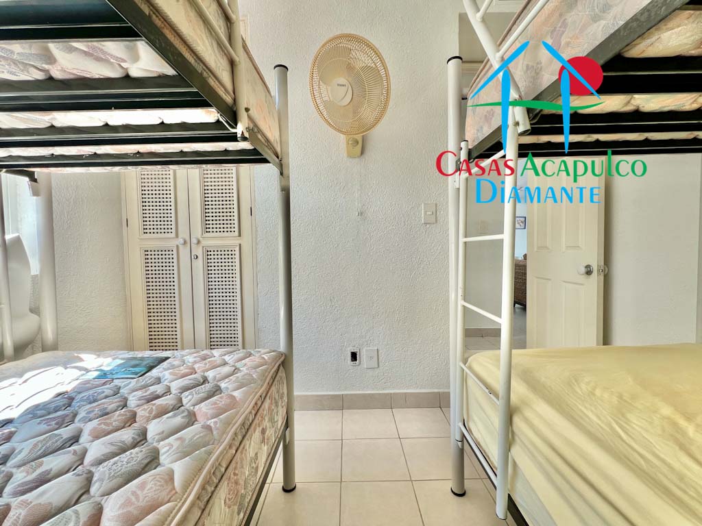 Brisas Diamante T2 119 - Recámara uno 3